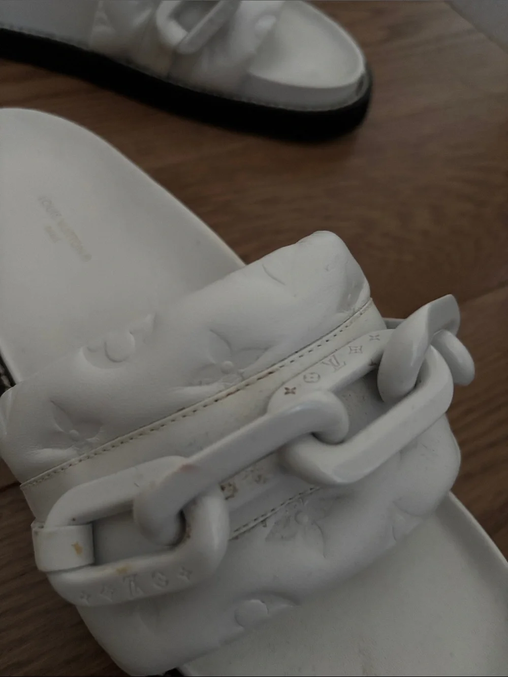 Louis Vuitton White Padded Chain-Detail Slide Sandals